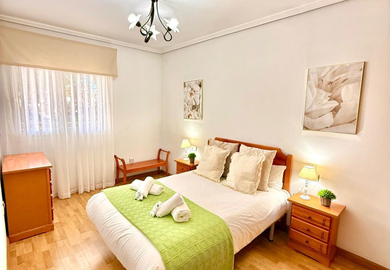 Apartment in Benalmádena - 2 Bedroom Apartment in Puerto Marina