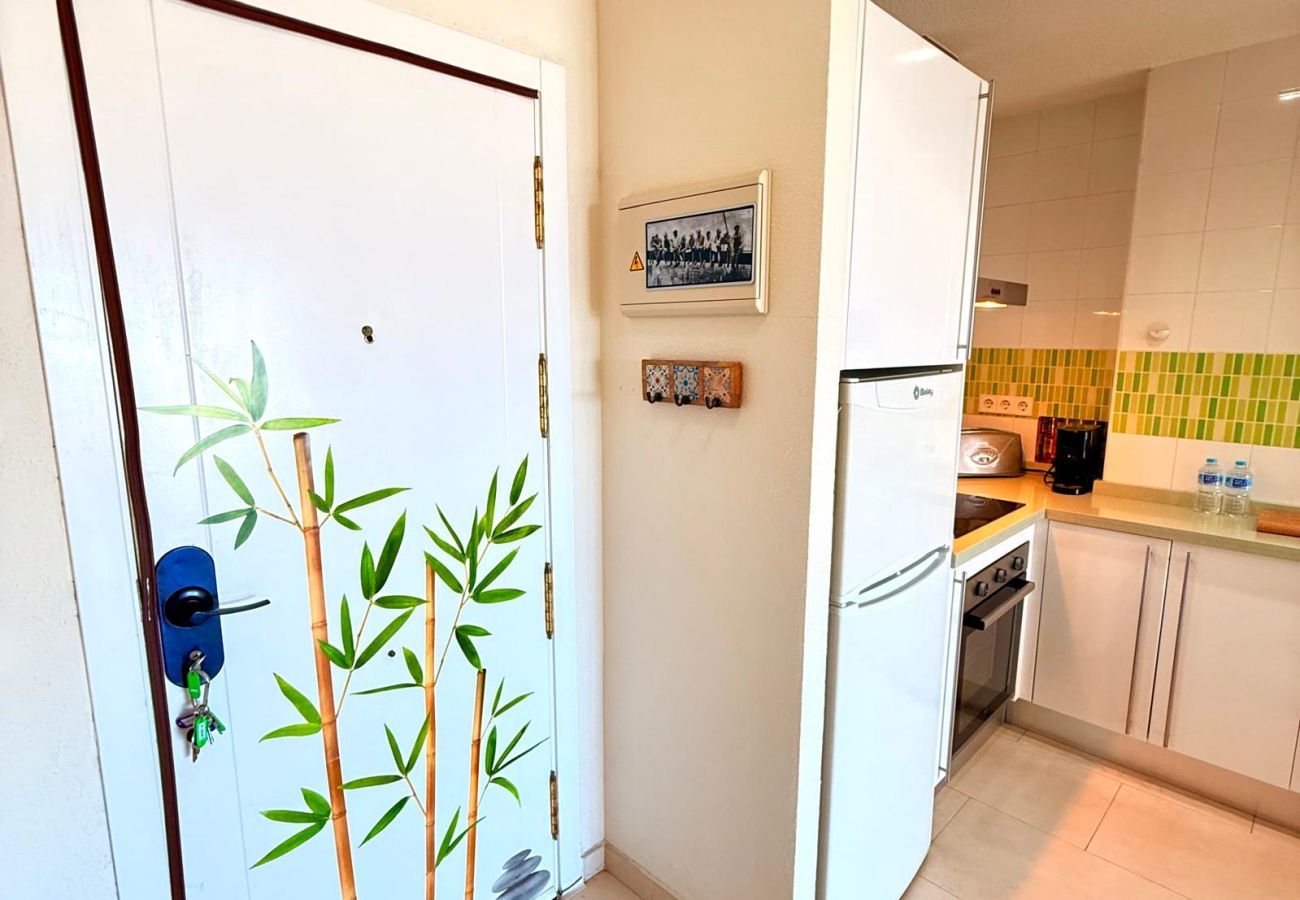 Apartment in Benalmádena - Charming Apartment in Benalbeach