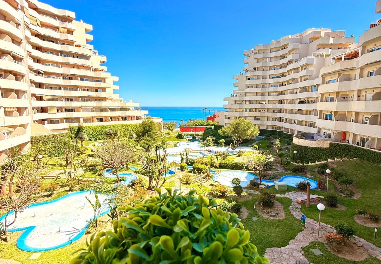 Apartment in Benalmádena - Charming Apartment in Benalbeach