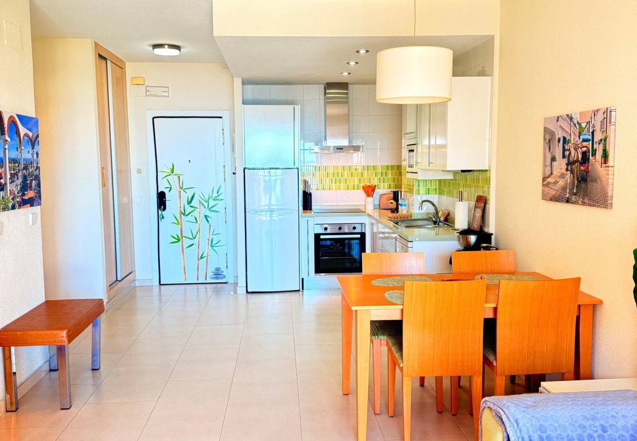 Apartment in Benalmádena - Charming Apartment in Benalbeach
