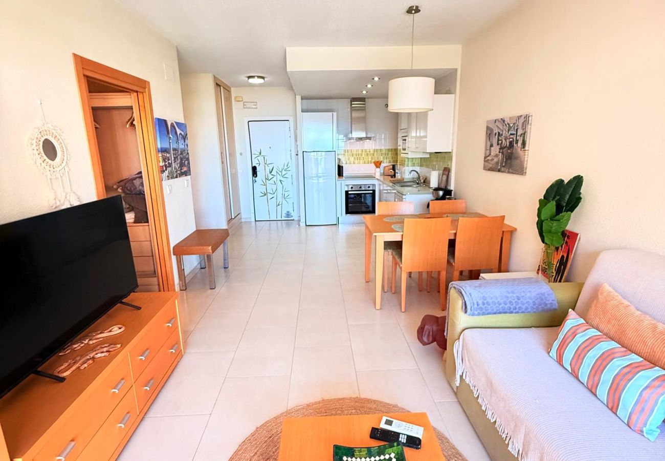 Apartment in Benalmádena - Charming Apartment in Benalbeach