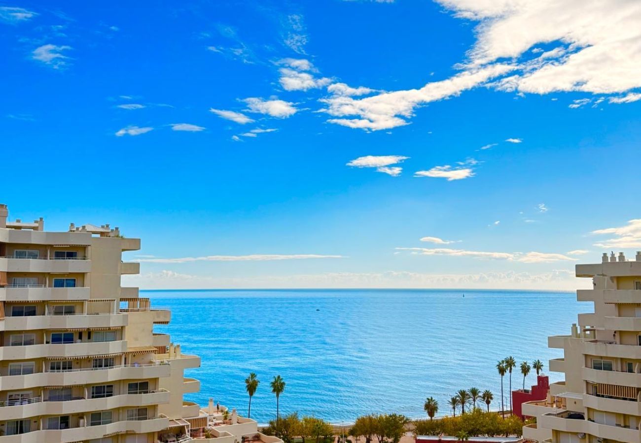 Apartment in Benalmádena - Charming Apartment with Sea and Garden View