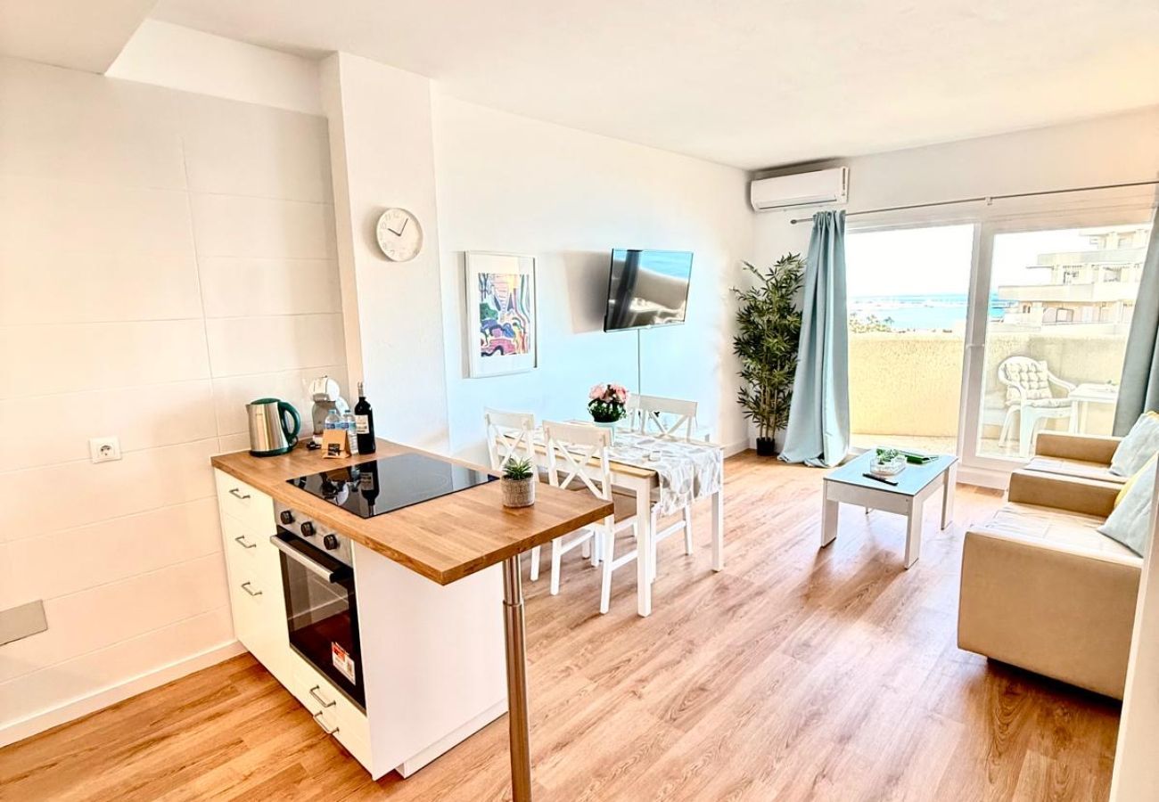 Apartment in Benalmádena - Charming Apartment with Sea and Garden View
