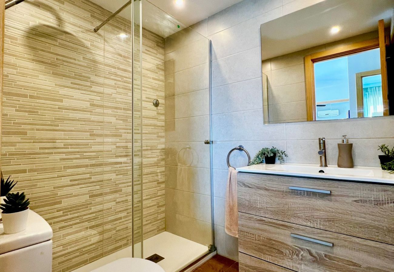 Apartment in Benalmádena - Apartment With Magnificent Frontal Sea View