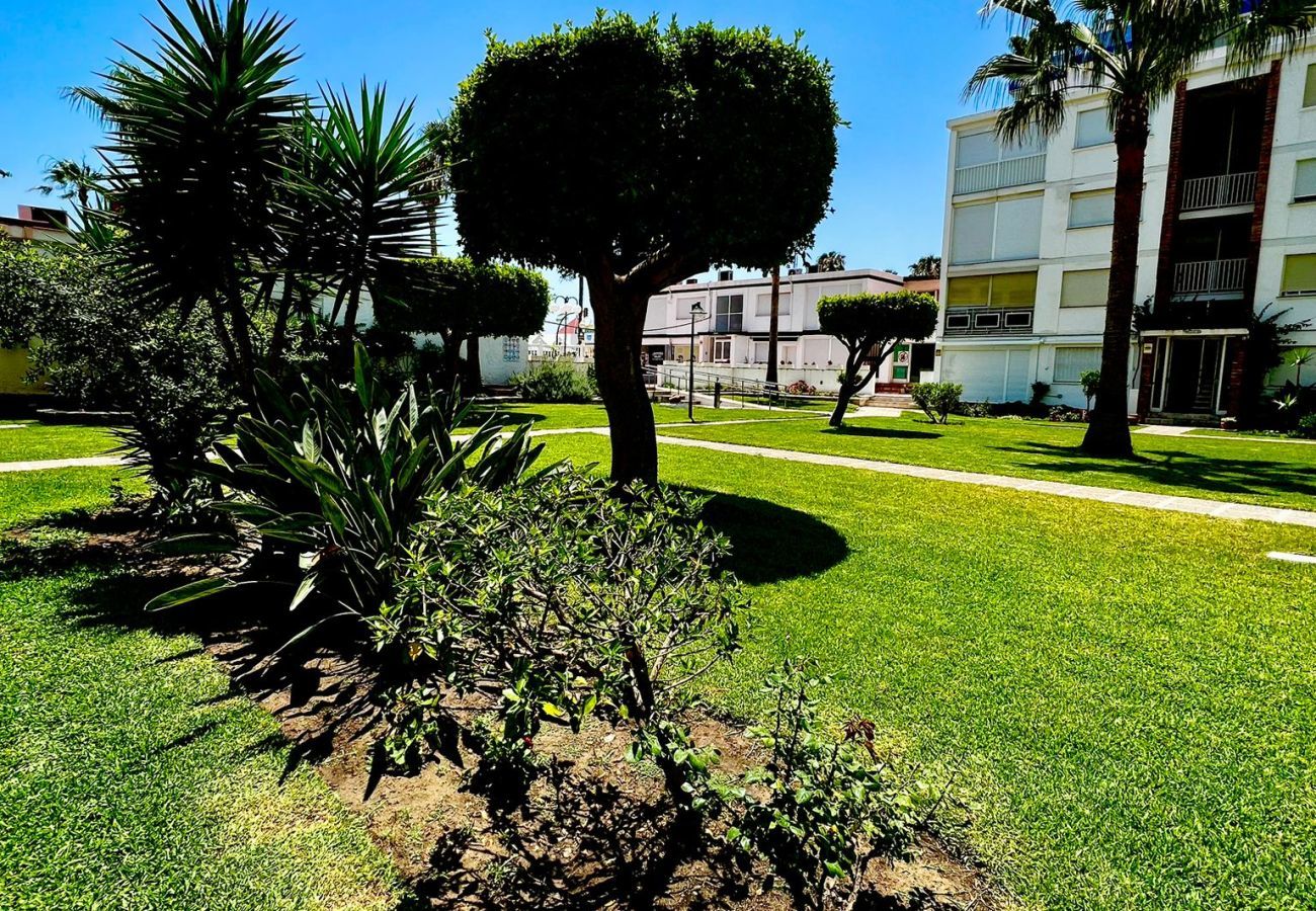 Apartment in Benalmádena - Garden View 1 bedroom Beach Retreat