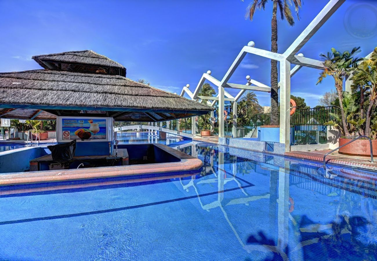 Apartment in Benalmádena - Pool View Apartment in Benalbeach