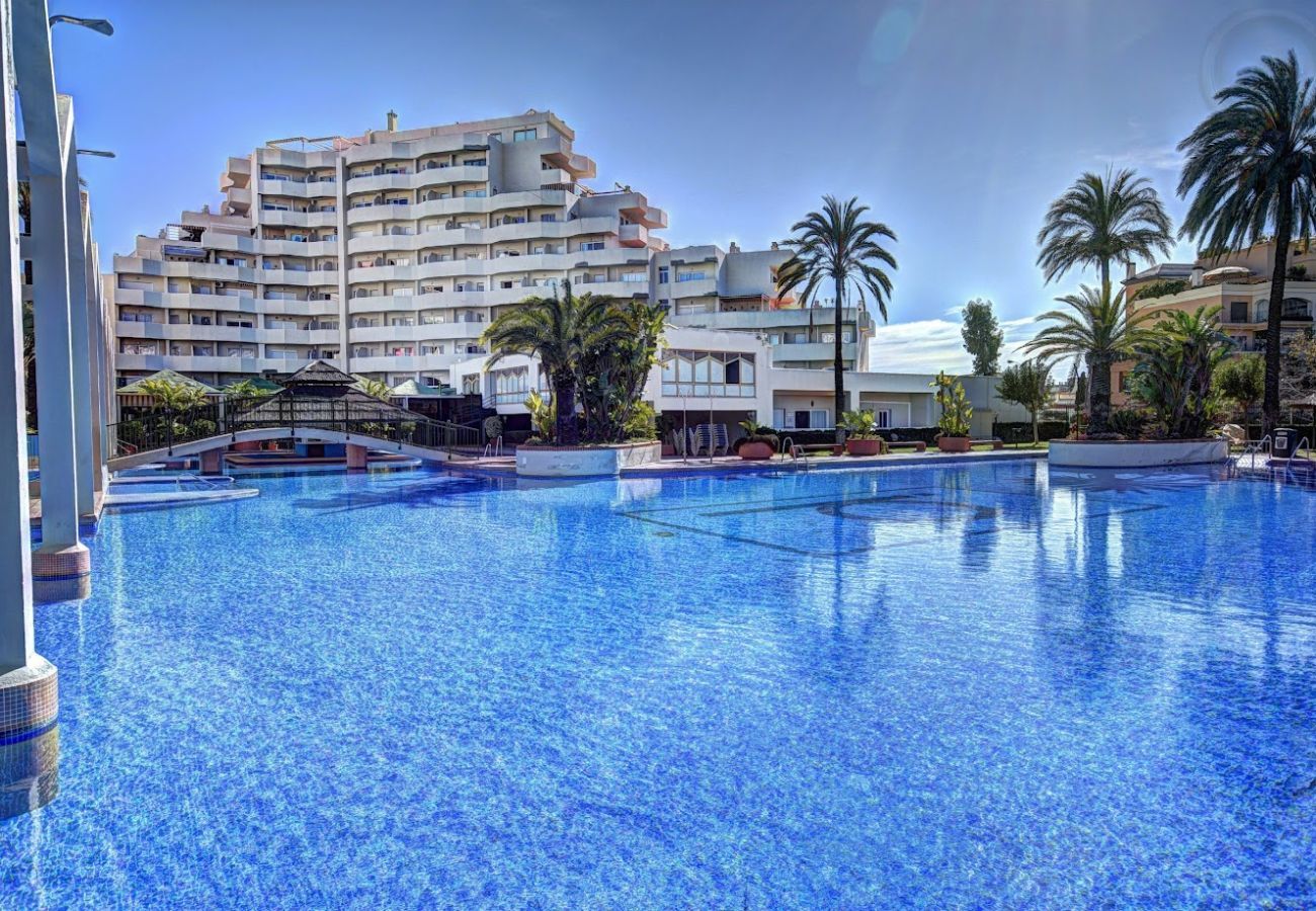 Apartment in Benalmádena - Pool View Apartment in Benalbeach