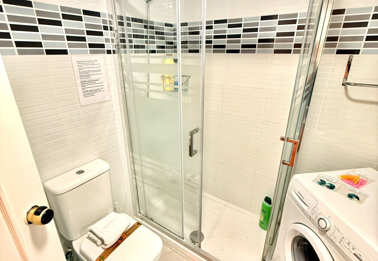 Apartment in Benalmádena - Pool View Apartment in Benalbeach