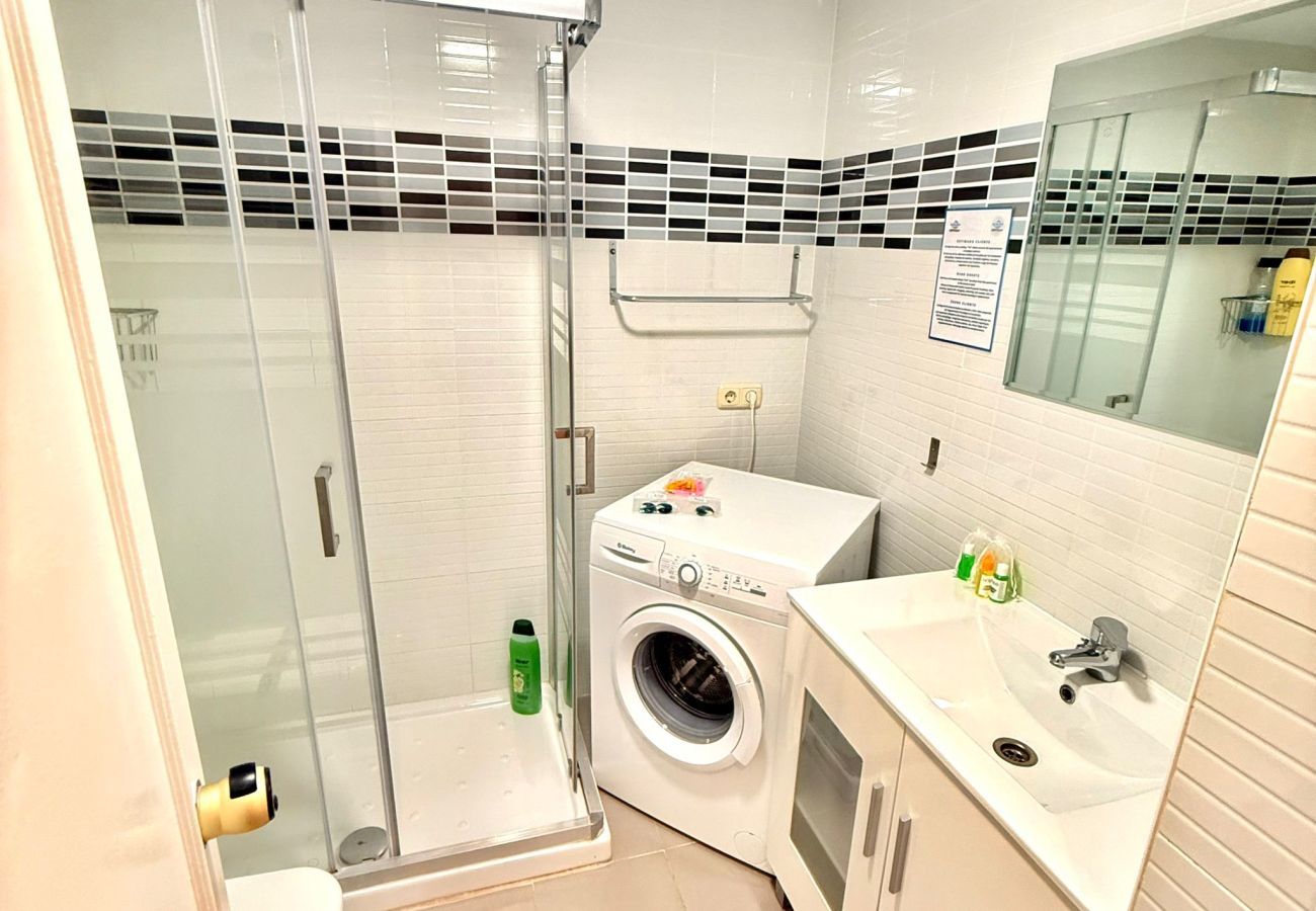 Apartment in Benalmádena - Pool View Apartment in Benalbeach