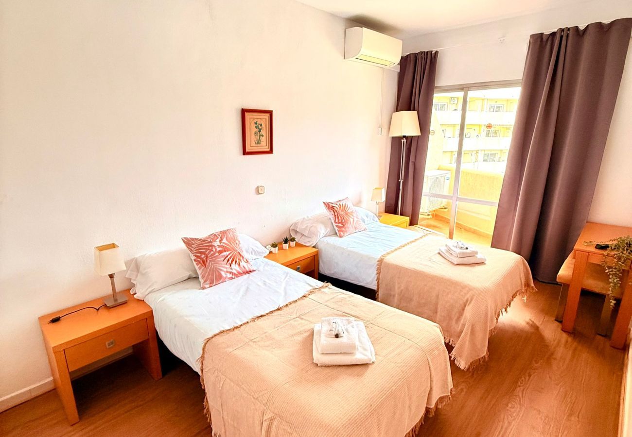 Apartment in Benalmádena - Pool View Apartment in Benalbeach