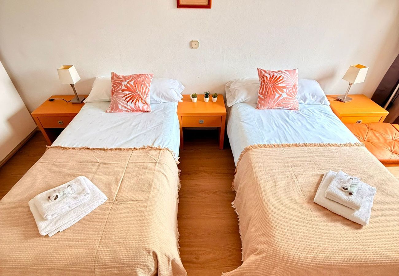 Apartment in Benalmádena - Pool View Apartment in Benalbeach