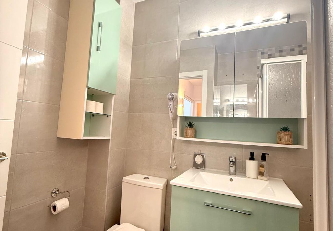 Apartment in Arroyo de la Miel - BONANZA 1 SUNNY BEDROOM APARTMENT, NEW 2026!