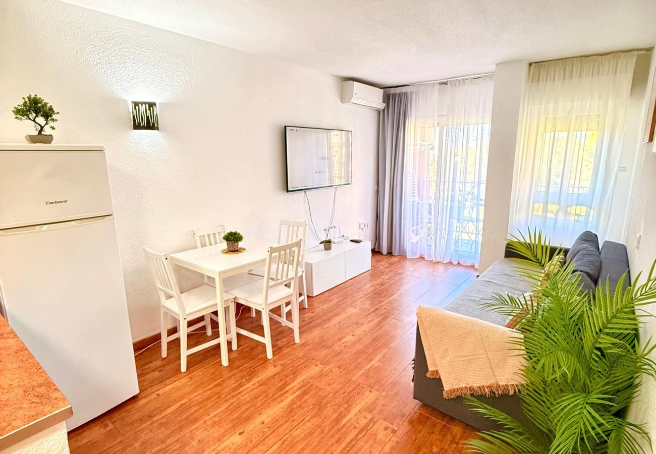 Apartment in Arroyo de la Miel - Charming apartment in Minerva Building, just a short walk from the beach in Arroyo de la Miel