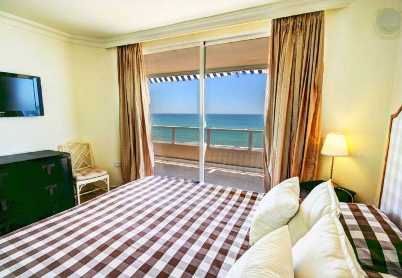 Apartment in Torremolinos - Luxury Suite Penthouse 4 bedrooms facing the sea