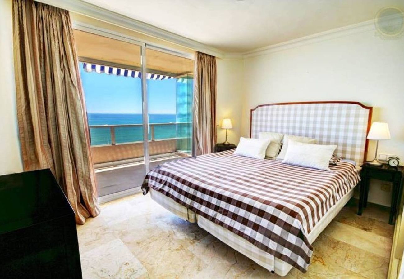 Apartment in Torremolinos - Luxury Suite Penthouse 4 bedrooms facing the sea