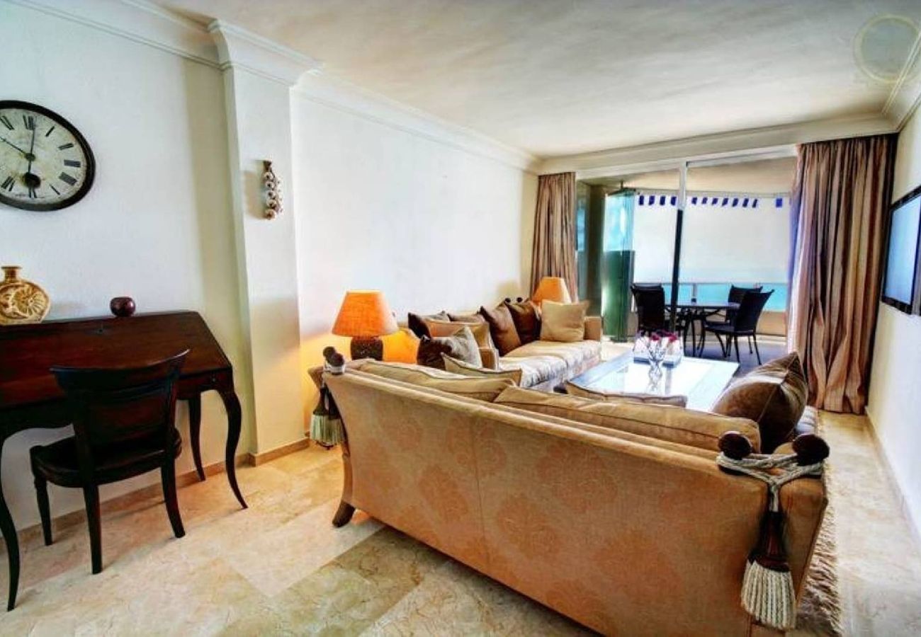 Apartment in Torremolinos - Luxury Suite Penthouse 4 bedrooms facing the sea