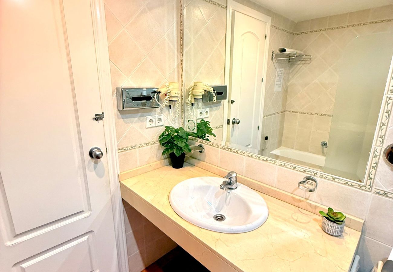 Apartment in Benalmádena - Benalbeach Apartment with Magnificent Sea View