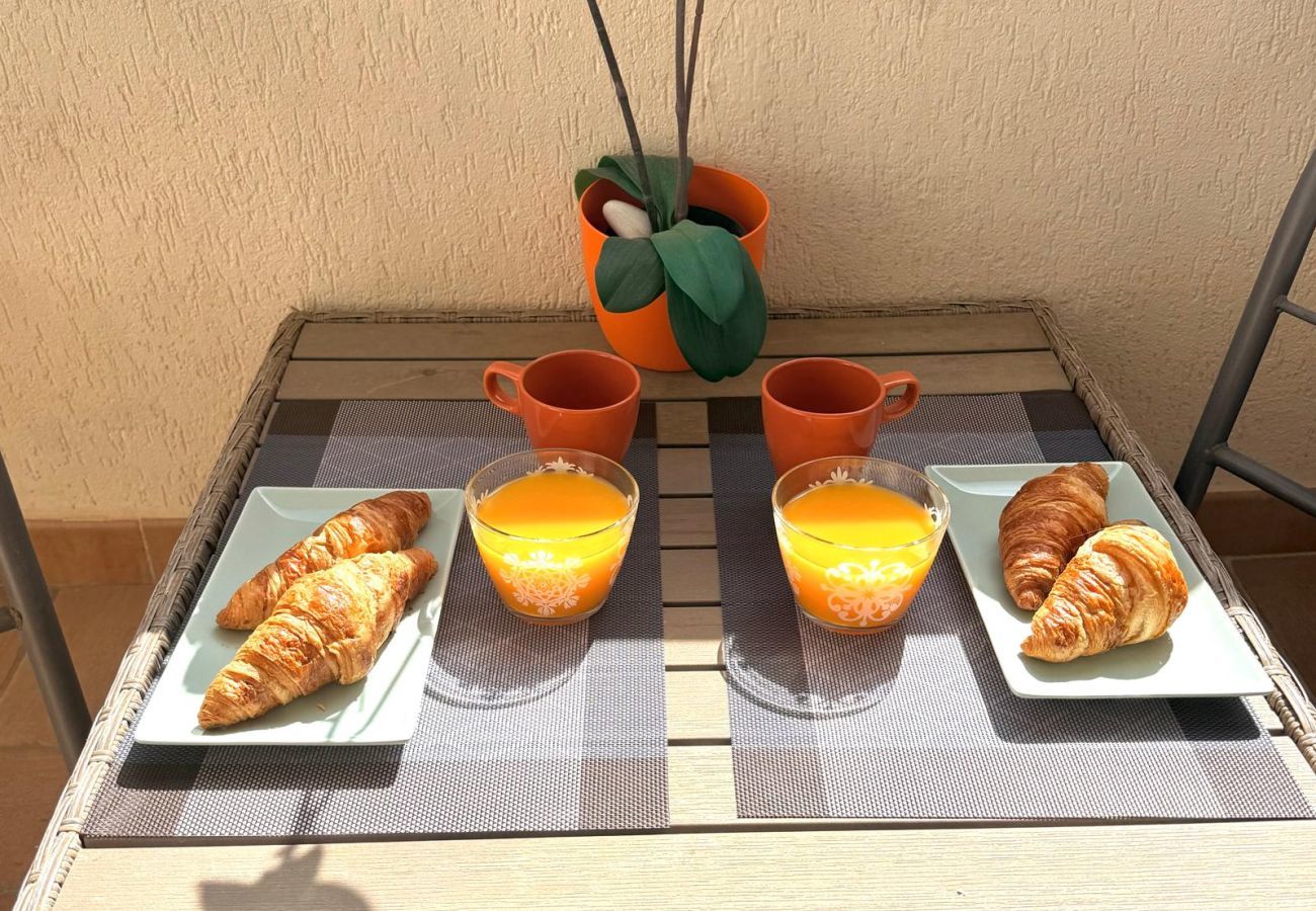 Studio in Benalmádena - Spacious Studio in Benalbeach with sea views