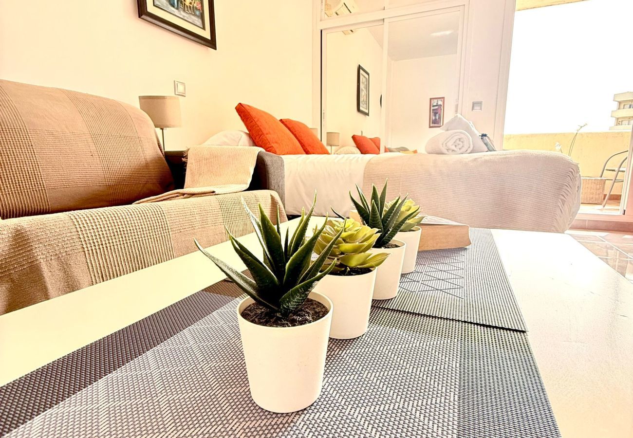 Studio in Benalmádena - Spacious Studio in Benalbeach with sea views