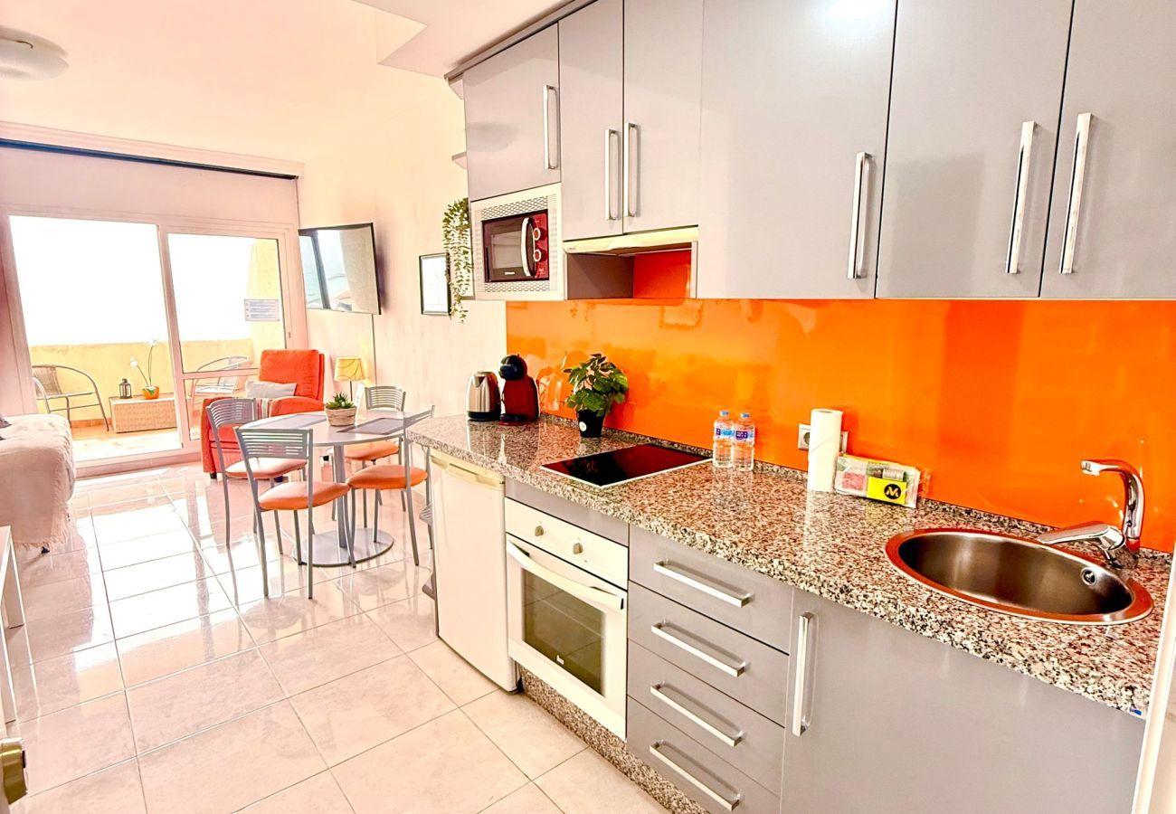 Studio in Benalmádena - Spacious Studio in Benalbeach with sea views