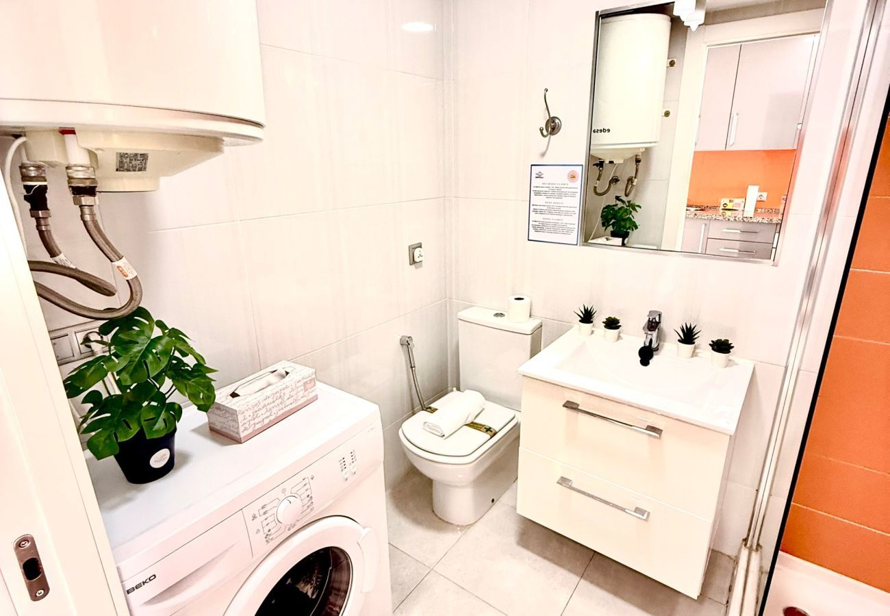 Studio in Benalmádena - Spacious Studio in Benalbeach with sea views