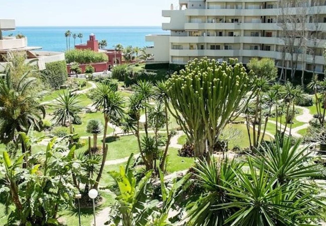 Apartment in Benalmádena - Apartment Large Terrace Sea & Mountain Benalbeach