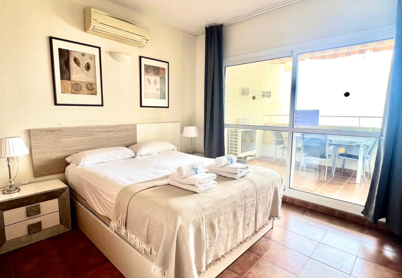 Apartment in Benalmádena - Benalbeach Beach Front Apartment