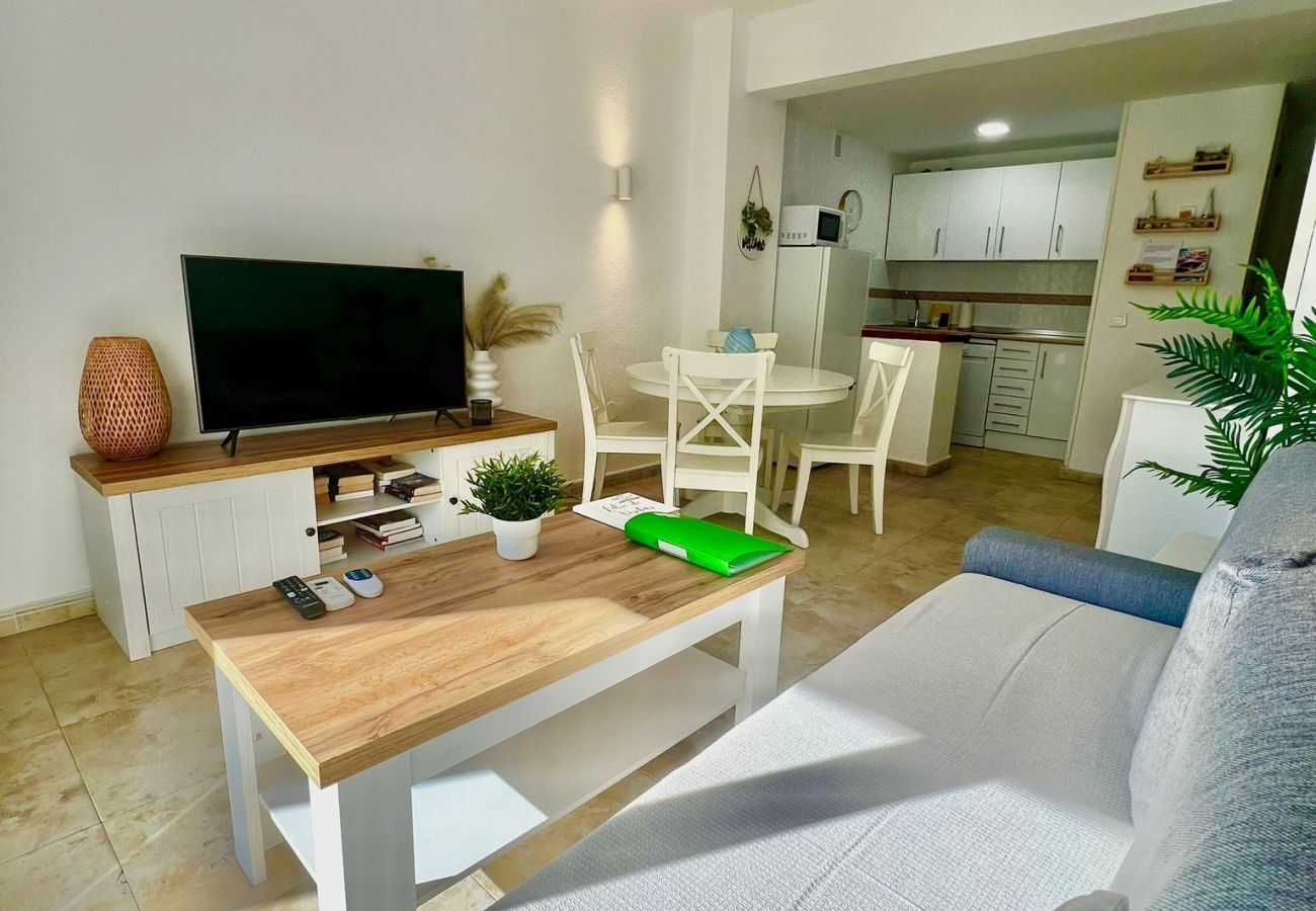 Apartment in Benalmádena - Lovely Sea and Garden View Apartment Benalbeach