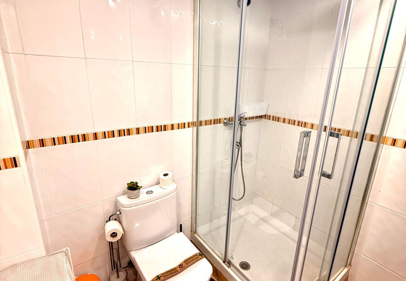 Apartment in Benalmádena - Lovely Sea and Garden View Apartment Benalbeach