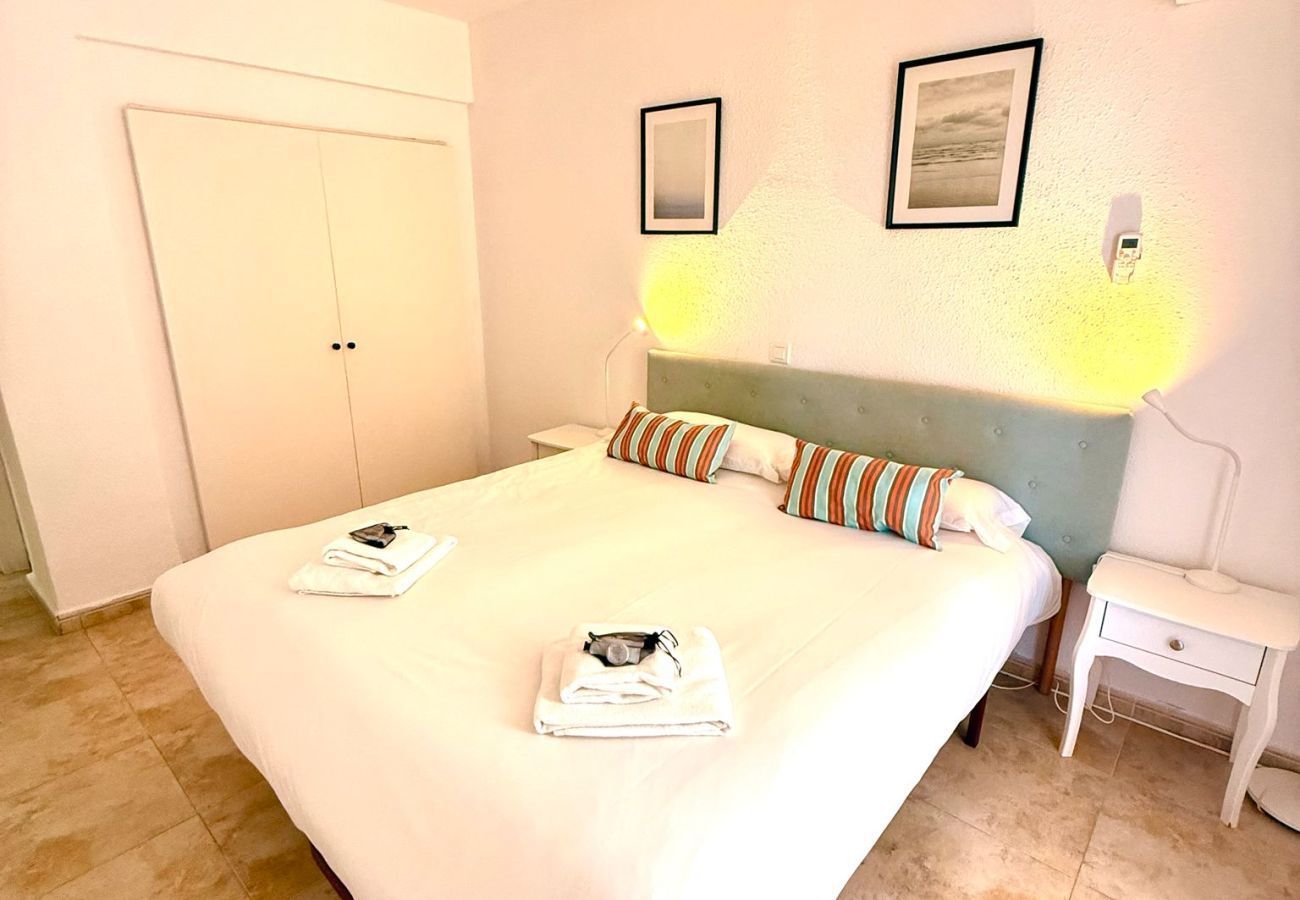 Apartment in Benalmádena - Lovely Sea and Garden View Apartment Benalbeach