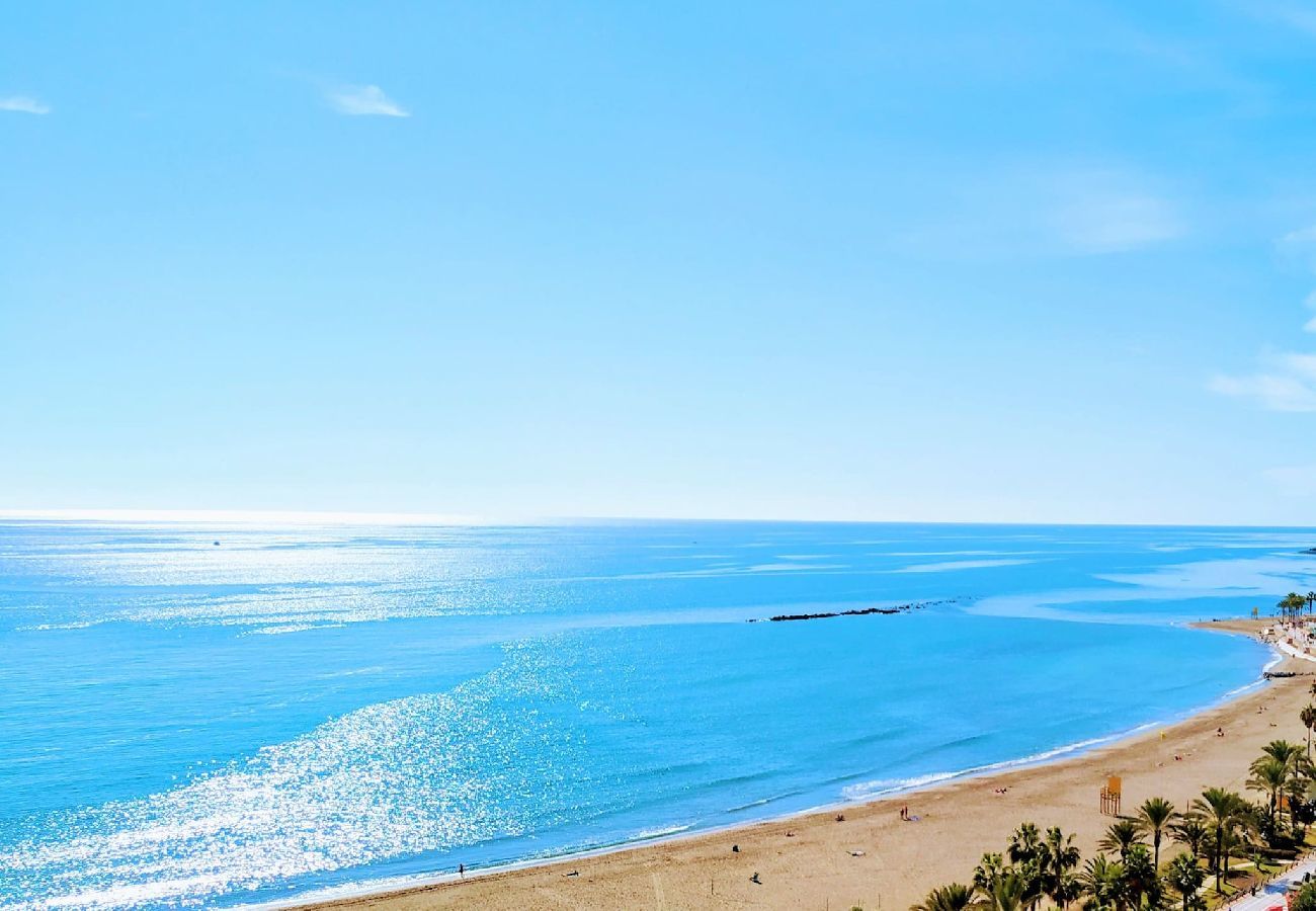 Apartment in Benalmádena - Deluxe penthouse with sea views near Puerto Marina