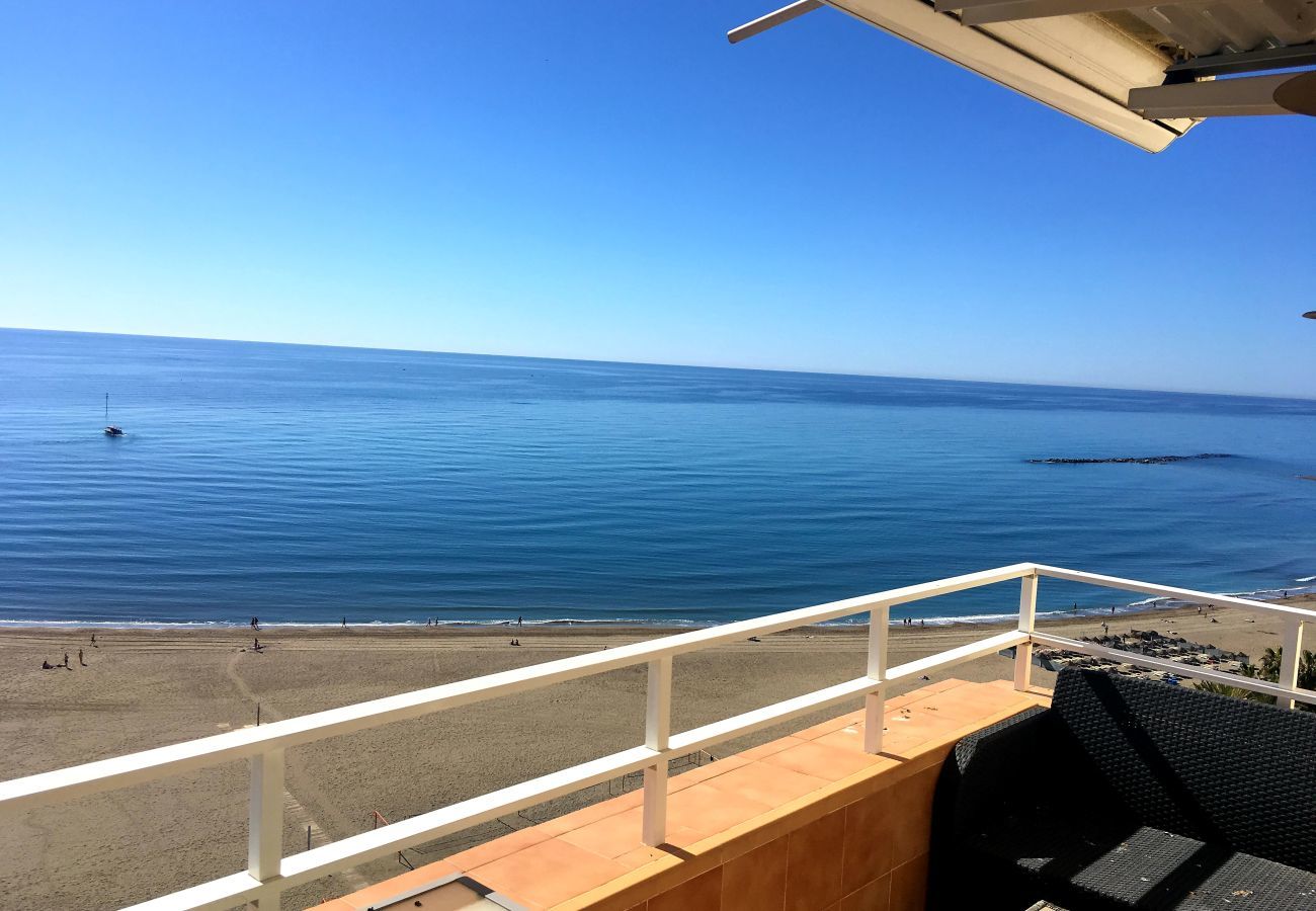 Apartment in Benalmádena - Deluxe penthouse with sea views near Puerto Marina