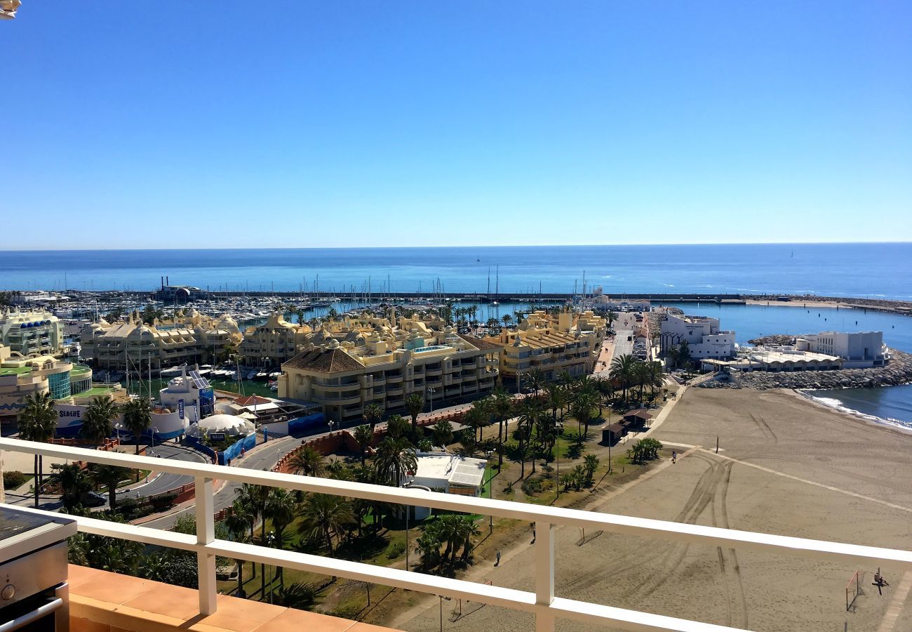 Apartment in Benalmádena - Deluxe penthouse with sea views near Puerto Marina