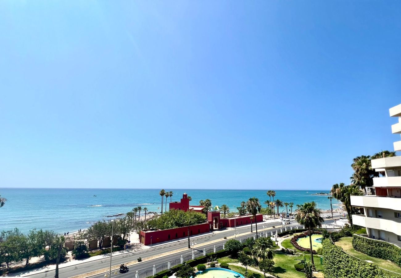 Apartment in Benalmádena - Benalbeach Sea Front Apartment with Large Terrace