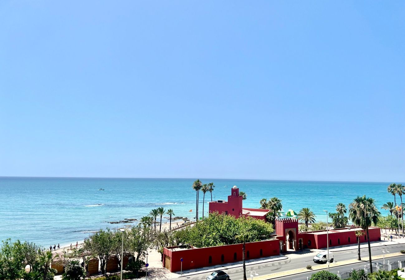 Apartment in Benalmádena - Benalbeach Sea Front Apartment with Large Terrace