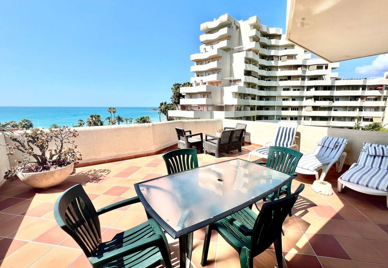 Apartment in Benalmádena - Benalbeach Sea Front Apartment with Large Terrace