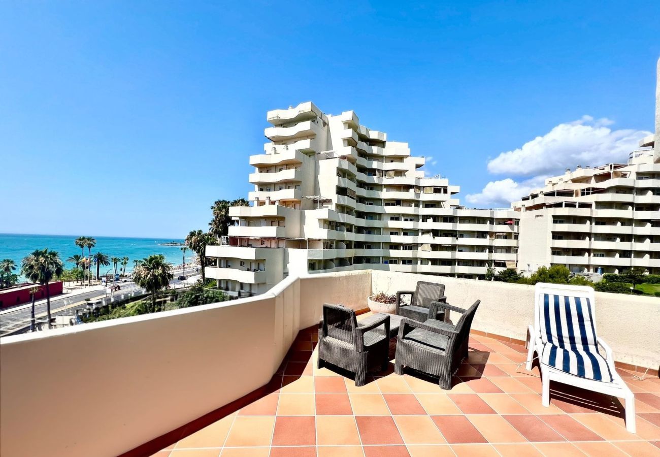 Apartment in Benalmádena - Benalbeach Sea Front Apartment with Large Terrace