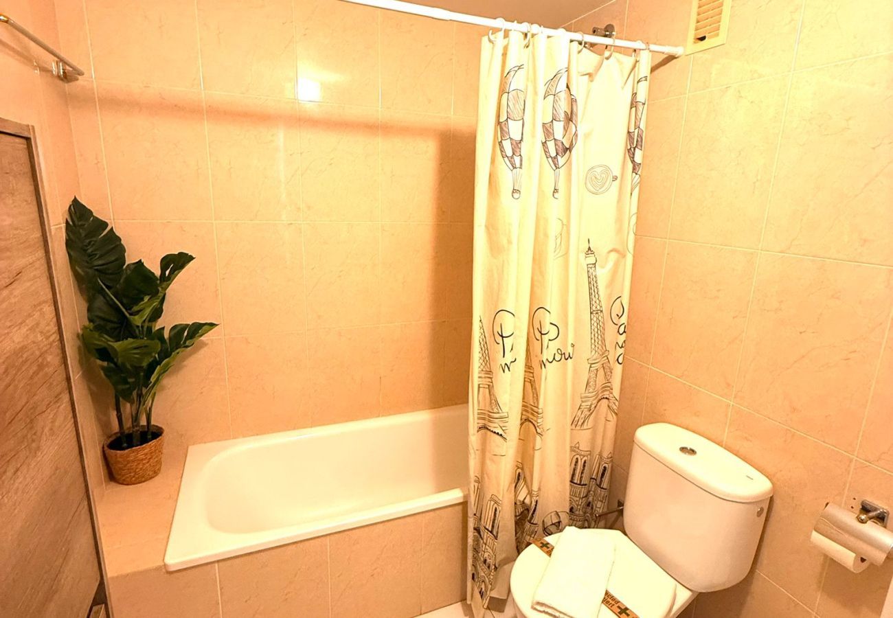 Apartment in Benalmádena - Large Deluxe Front Sea View Apartment Benalbeach