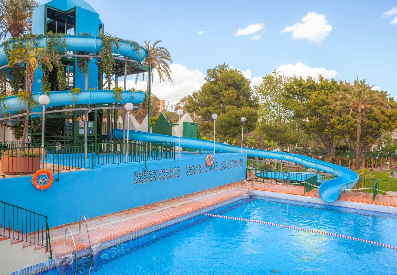 Apartment in Benalmádena - Deluxe Apartment in BenalBeach with Water Park