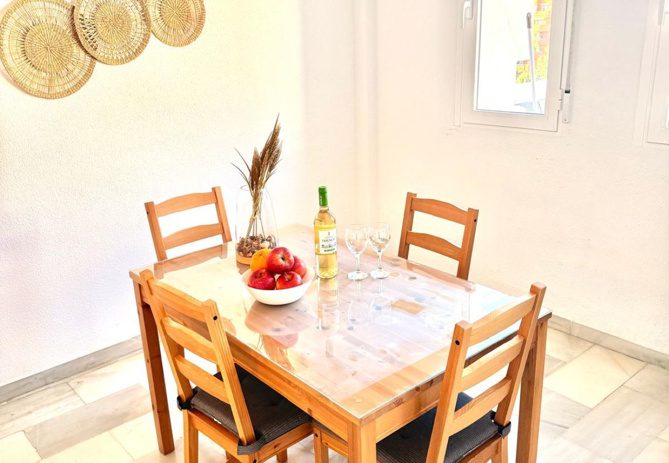 Apartment in Benalmádena - 1 Bedroom Apartment with Large Terrace and BBQ