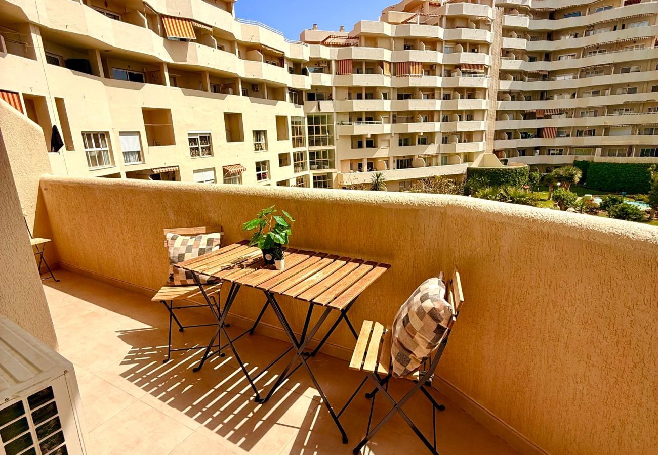 Apartment in Benalmádena - Benalbeach Apartment with & and Garden View 