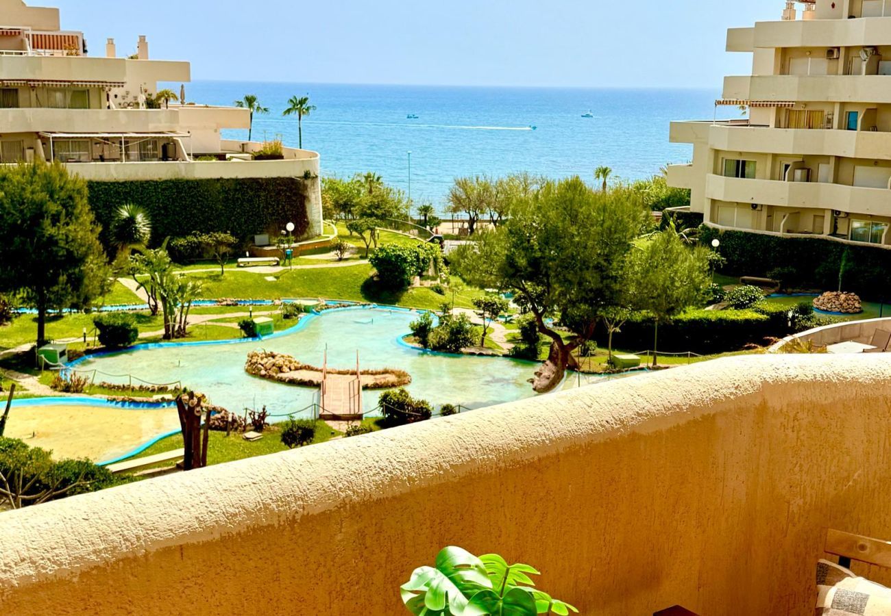 Apartment in Benalmádena - Benalbeach Apartment with & and Garden View 