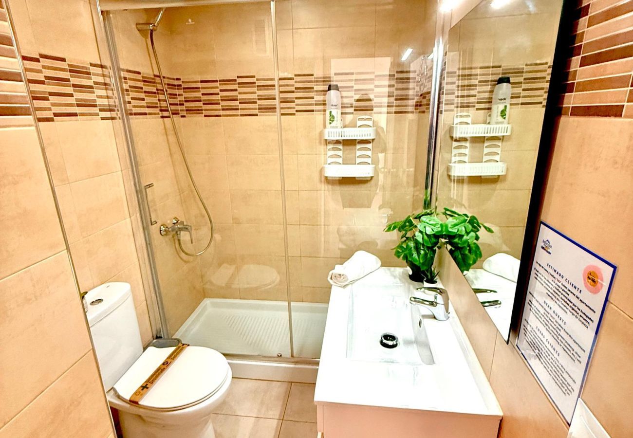 Apartment in Benalmádena - Benalbeach Apartment with & and Garden View 