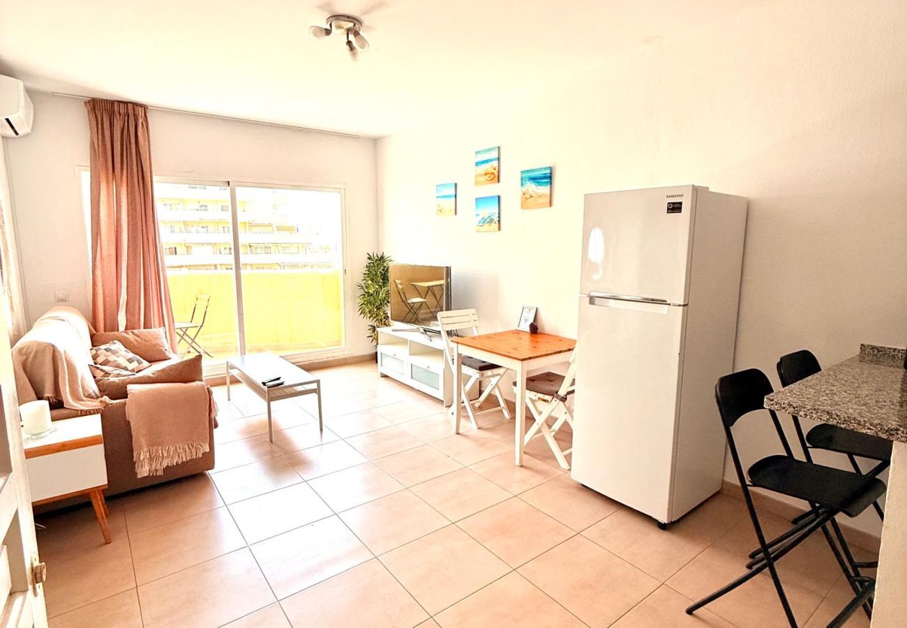 Apartment in Benalmádena - Benalbeach Apartment with & and Garden View 