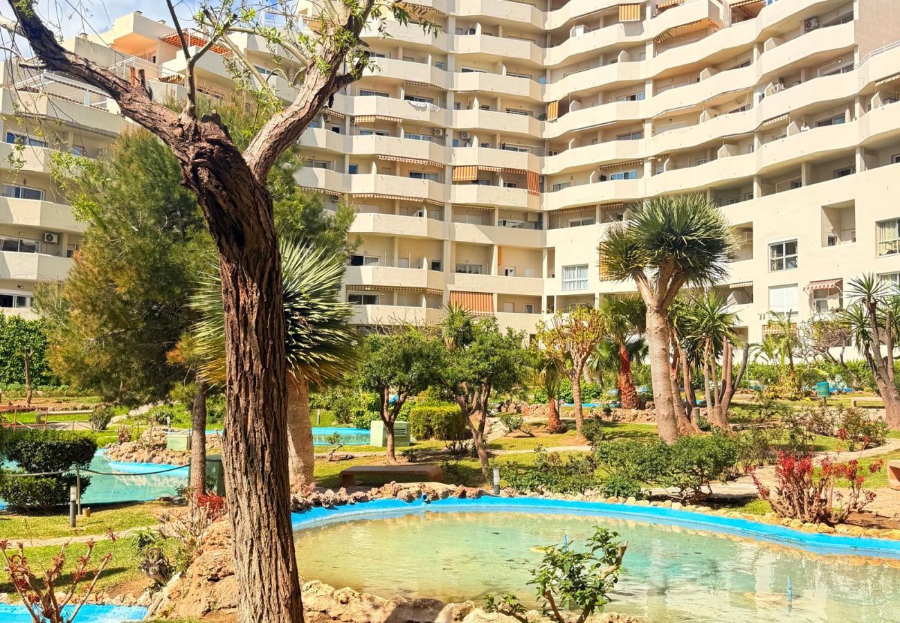 Apartment in Benalmádena - Benalbeach Apartment with & and Garden View 