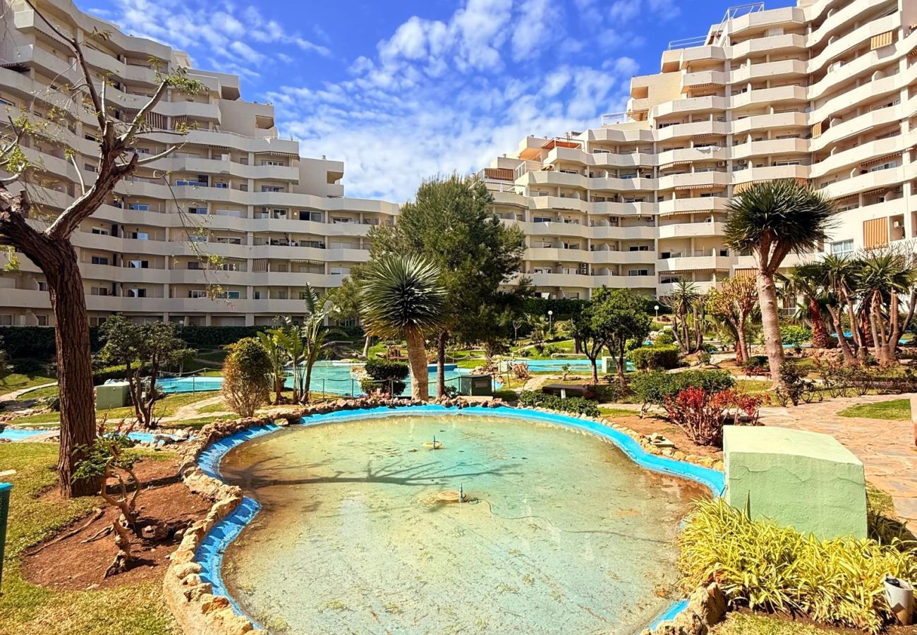 Apartment in Benalmádena - Benalbeach Apartment with & and Garden View 