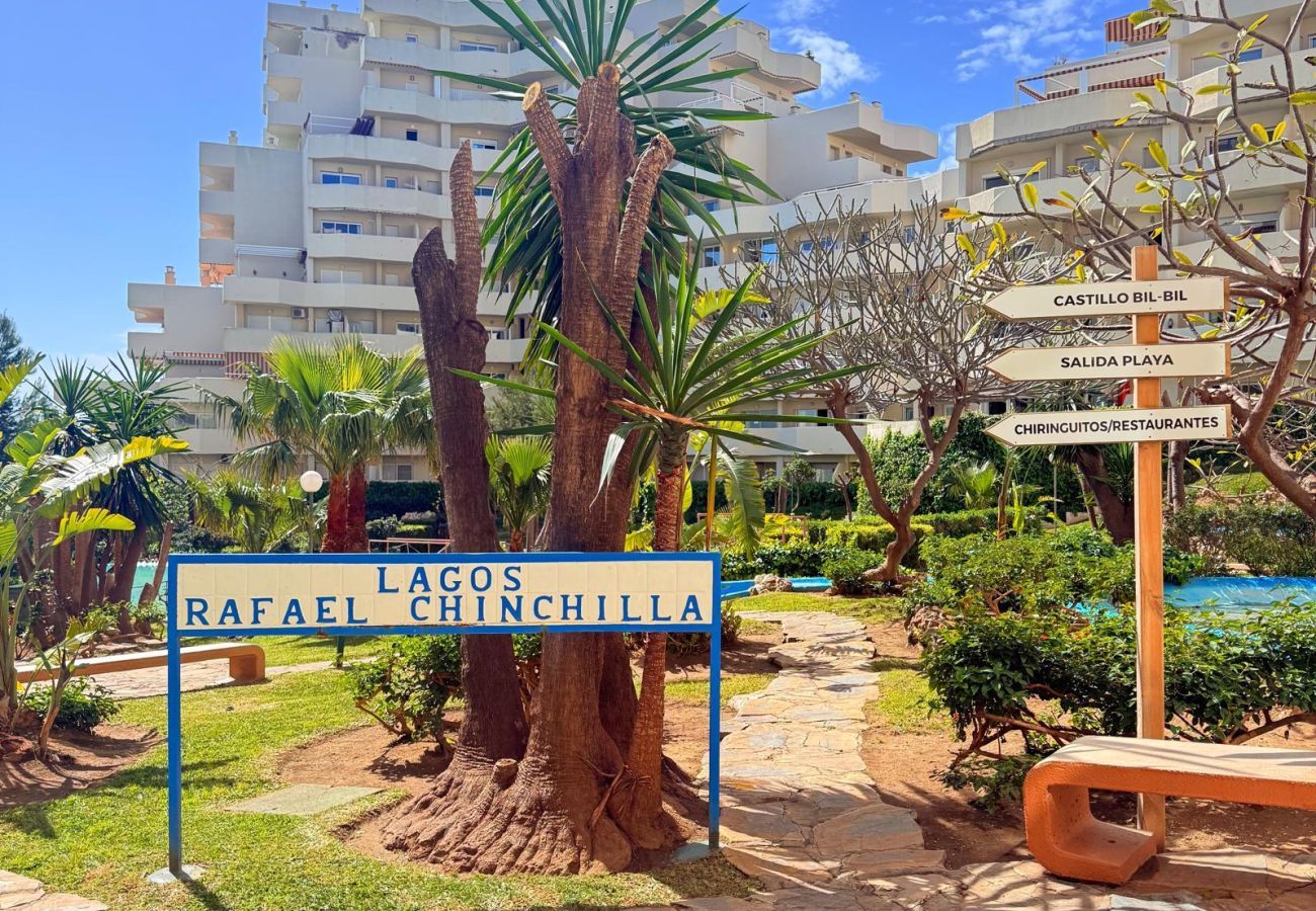 Apartment in Benalmádena - Benalbeach Apartment with & and Garden View 