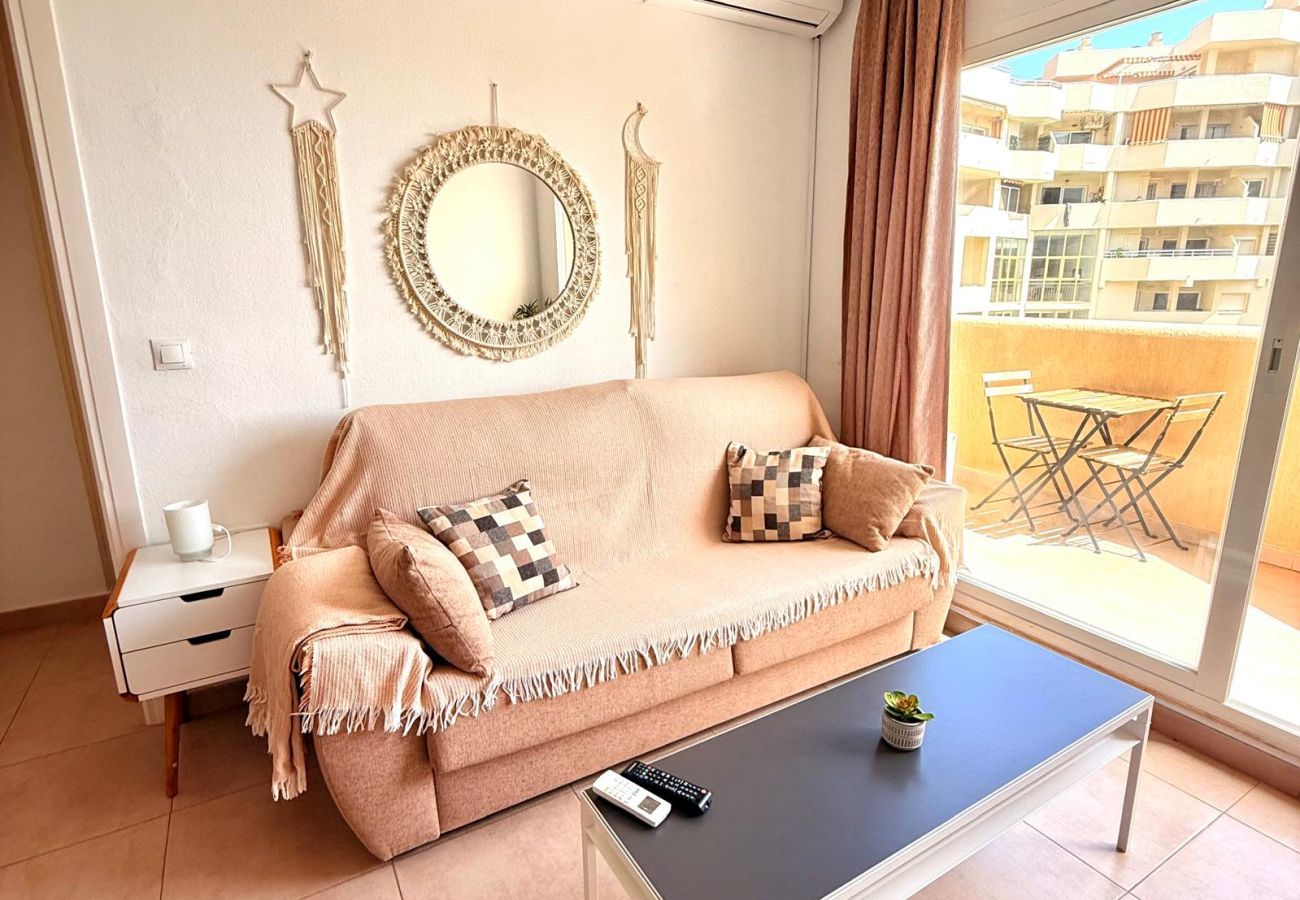 Apartment in Benalmádena - Benalbeach Apartment with & and Garden View 