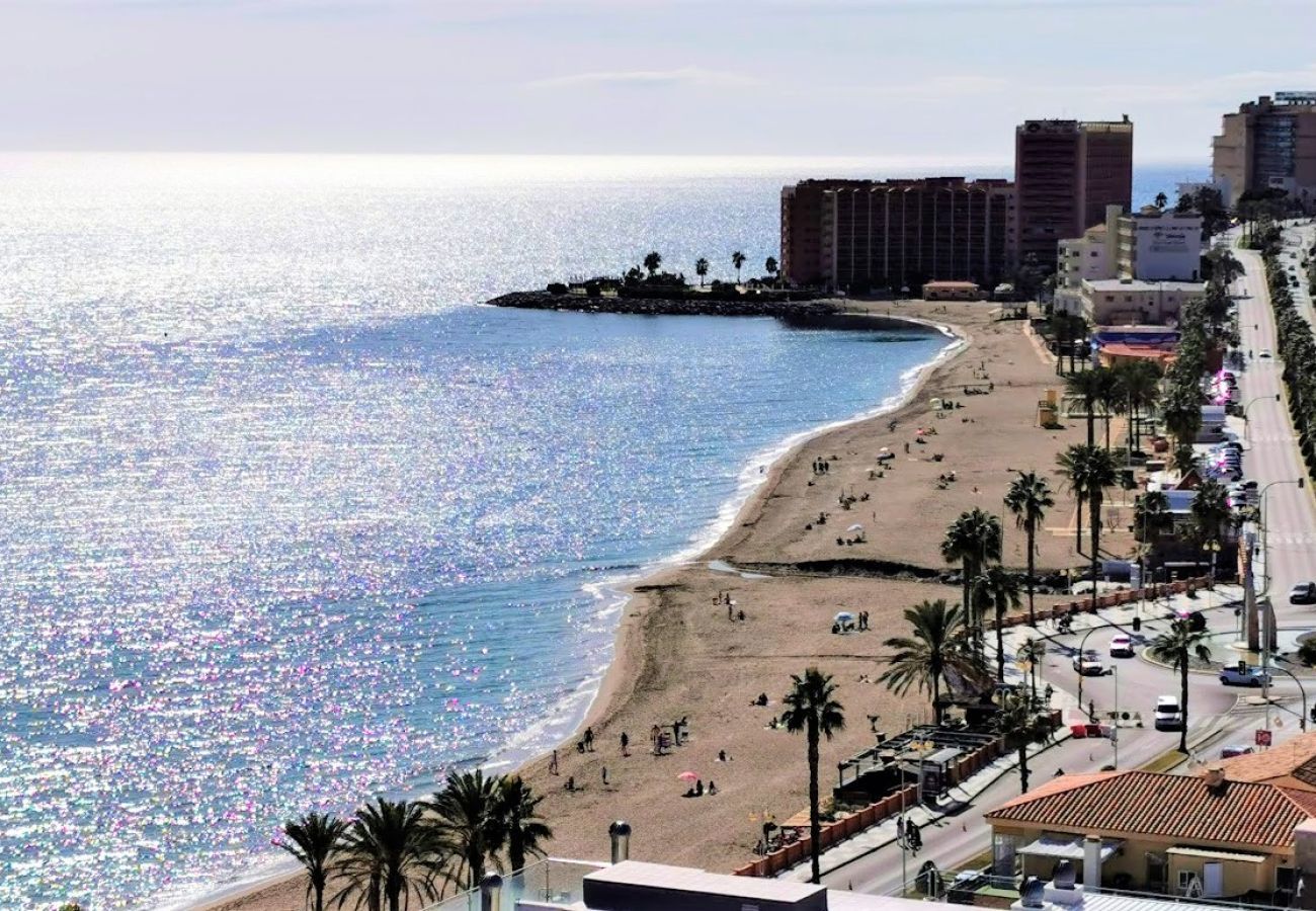 Apartment in Benalmádena - Benalmadena Front Line Sea View 1 Bedroom Large Apartment