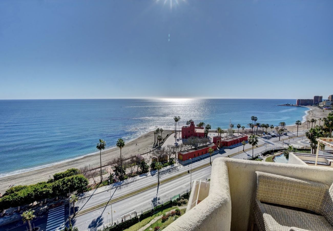 Apartment in Benalmádena - Deluxe Large Apartment with Sea Views Benalbeach